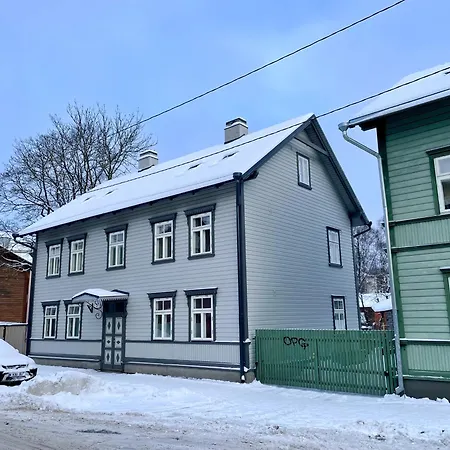 Apartment Charming Flat In A Unique Wooden Building Neighbourhood In Downtown Tallinn